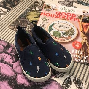 carters dinosaur shoes